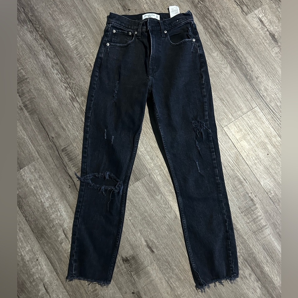Abercrombie & Fitch The Mom High rise denim Black NWOT